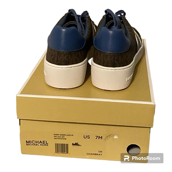 New in Box- Michael Kors Sneakers size 7 - Picture 2 of 3